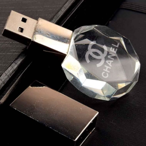 ºñºò½º CRT103 Å©¸®½ºÅ» USB¸Þ¸ð¸® (4GB-64GB)